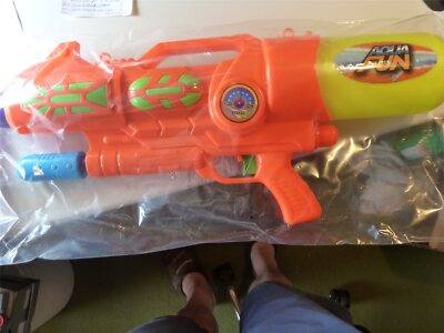 Wassergewehr Wasserpistole groß  60 cm Tank 1000 ml Pump Action Spritzpistole NE