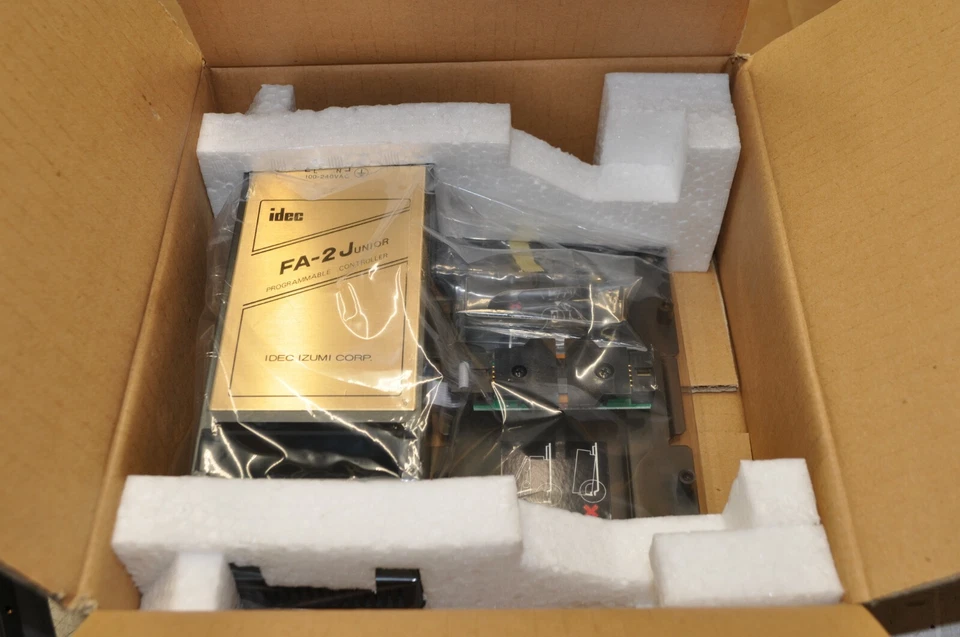 Idec FA-2J, PF2J-CPU1-EU FA-Junior PROGRAMMABLE CONTROLLER BRAND NEW!!! - Image 2 of 4