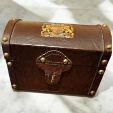 Rare Aimez Verite Chest