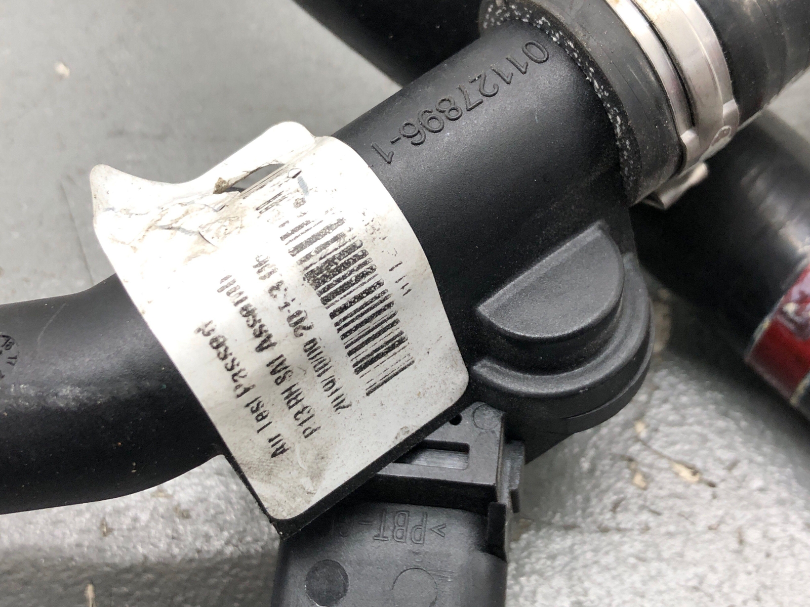2020-2023 MCLAREN GT 4.0L ENGINE MISC AIR HOSE PIPE LINE W/SENSOR 22FA031GP OEM