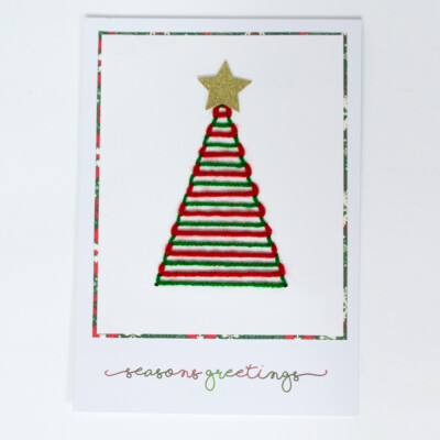 Handgenähter rot grüner Garnbaum - Handarbeit genäht A5 Weihnachtskarte - (SC015)