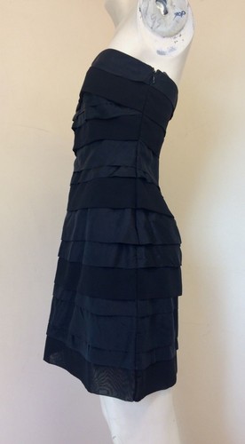 Wunderschönes schwarzes trägerloses Kleid aus Seidenmischung mit Stufen von Lipsy - Größe 12 - neu ohne Etikett! - Bild 4 von 4