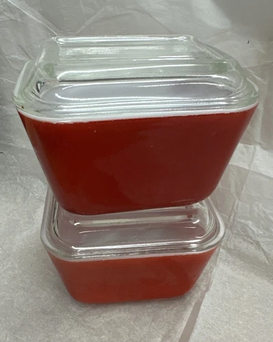 VTG 2 Red 1940's Pyrex Refrigerator Dishes 0501-A with Lids 501, 1.5 Cup Ea. T19