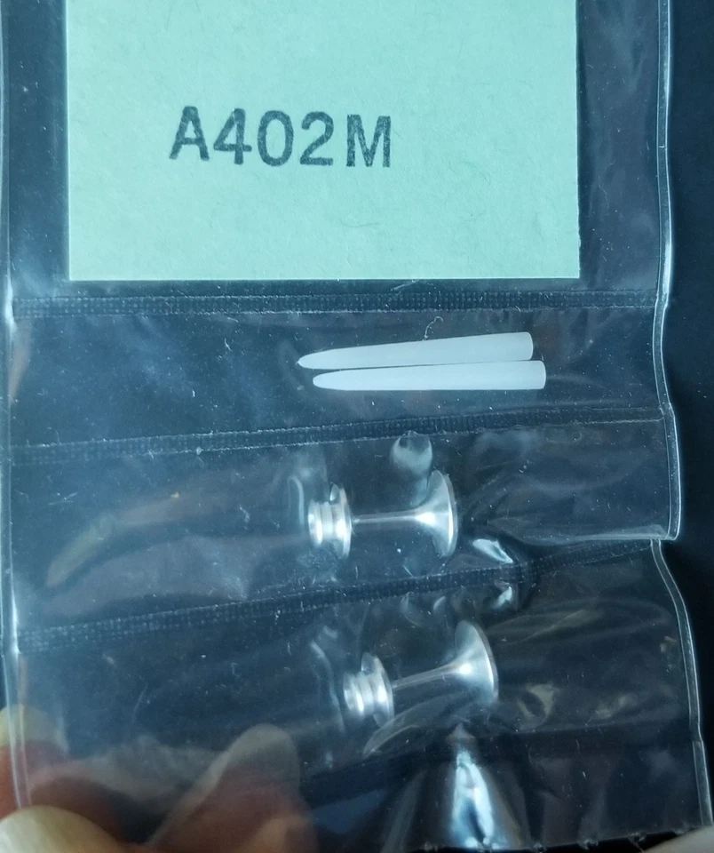 CONJUNTO MINIATURA DE TOM PRATA CASA DE BONECAS 4 PEÇAS CASTIÇAIS COM VELAS POR TRETTERS - Imagem 2 de 3