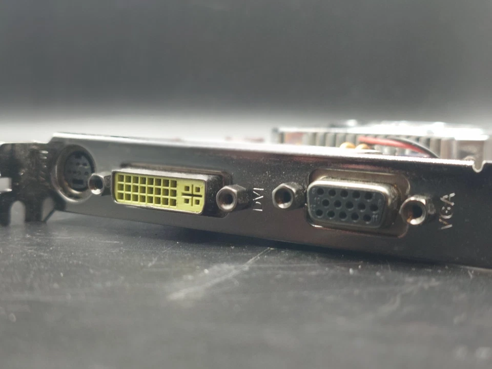 Nvidia Geforce 8400gs 512MB DDR2 TV DVI PCI-E Retro Gaming Win XP Graphics Card - Image 3 of 4