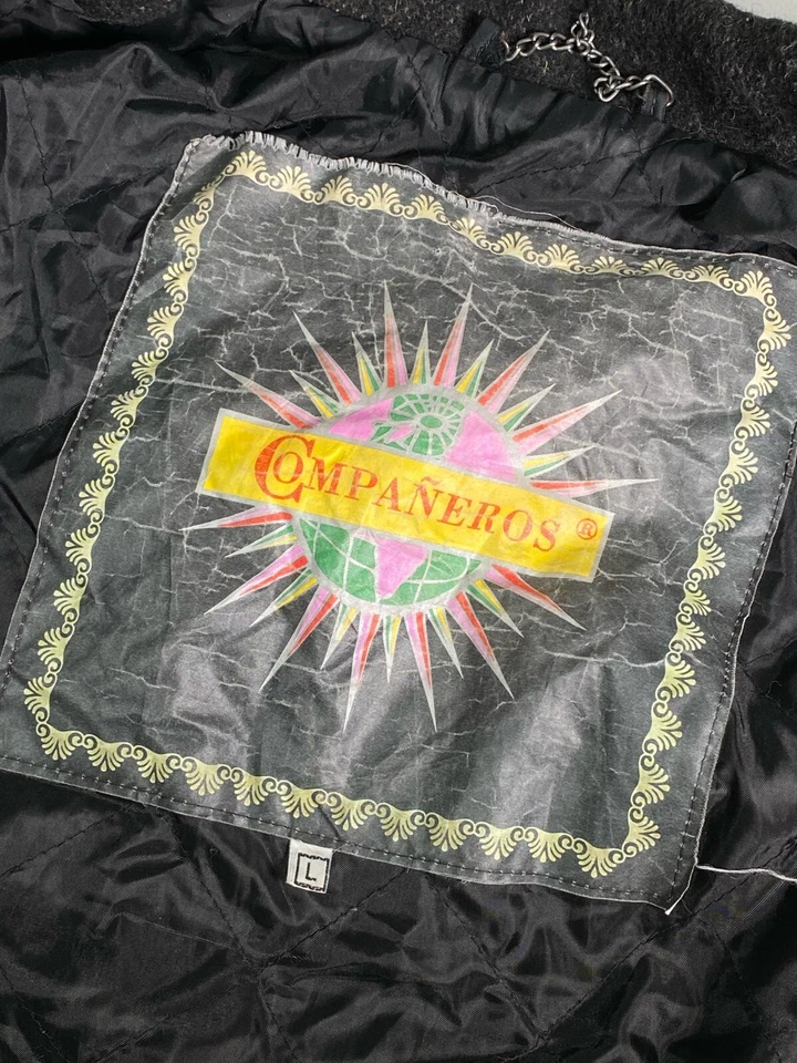 Abrigo negro REAL VINTAGE Foto 4 de 4