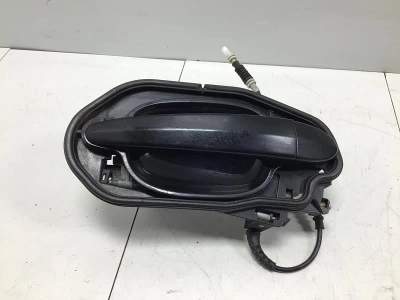 BMW 535XI 2008 manija de puerta exterior del lado del pasajero trasero derecho OEM+ Foto 4 de 4