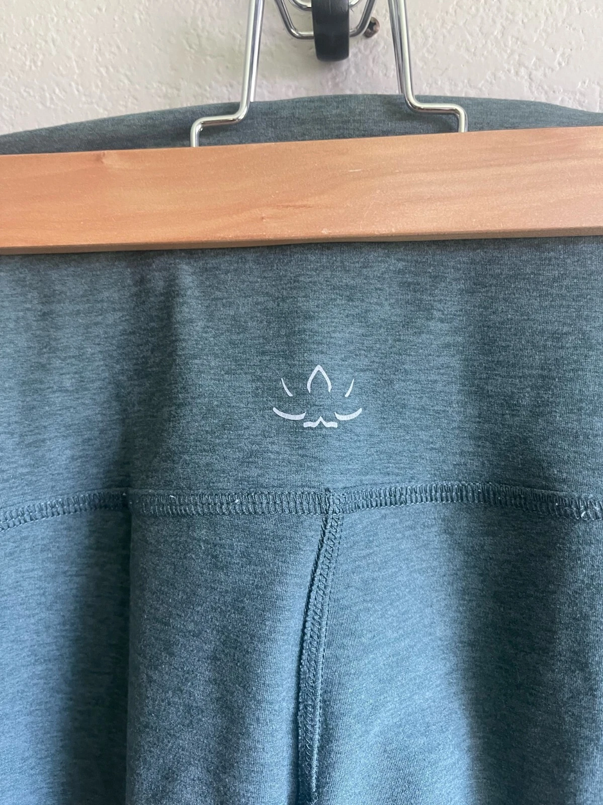 beyond-yoga midi high waisted lot 2 gray leggings