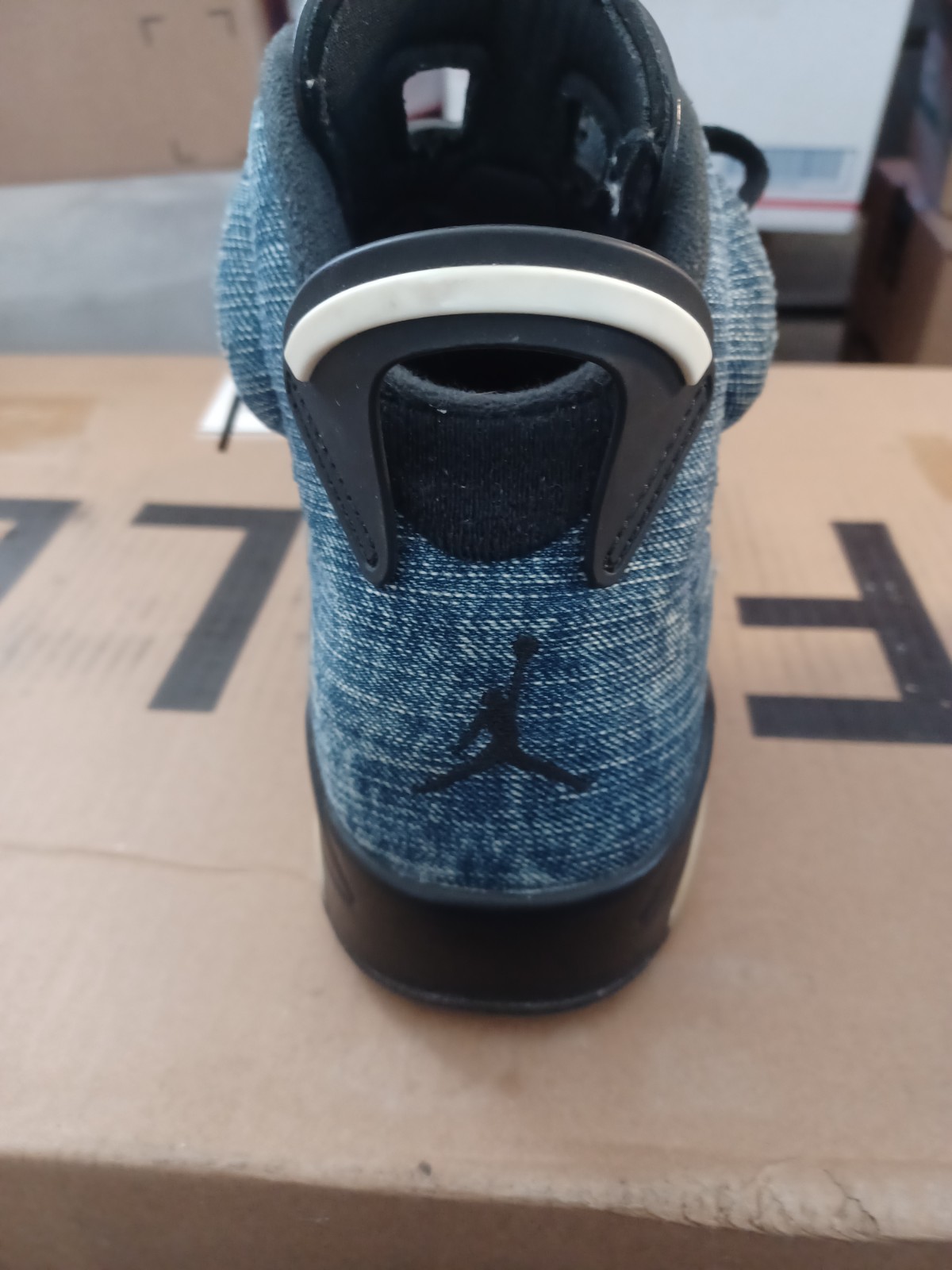 Air Jordan Retro 6 Washed Denim Sz. 8.5 thumbnail 3