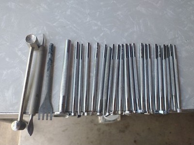 25 Craftool 100+ Leather Swatches Tandy Leathercraft Kit Instruction Needles