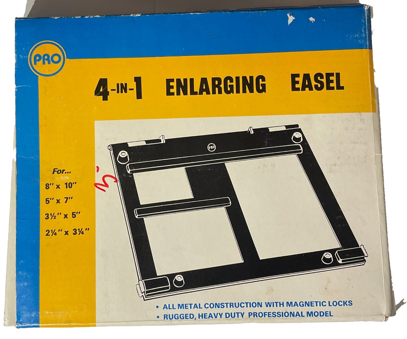 PRO 4 in 1 Enlarging Easel All Metal Construction with Magnetic Locks 4/1-R