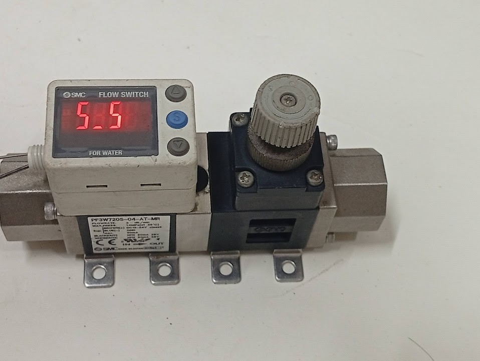 SMC PF3W720S-04-AT-MR Digital Flow Switch liquid flow Control SMC Japan Genuine