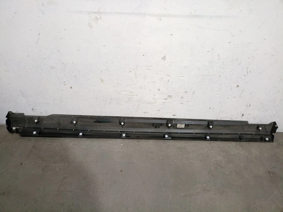 31448832 FALDON LATERAL / 31448832 / 5659817 PARA VOLVO XC40 536 RECHARGE - Imagen 4 de 4