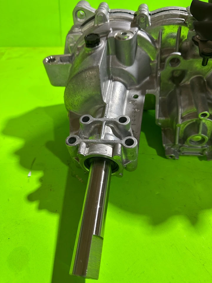 Transmissão hidrostática Hydro Gear ZC-AMBB-4DDB-3PPX ZT-2200 EZT - Imagem 4 de 4