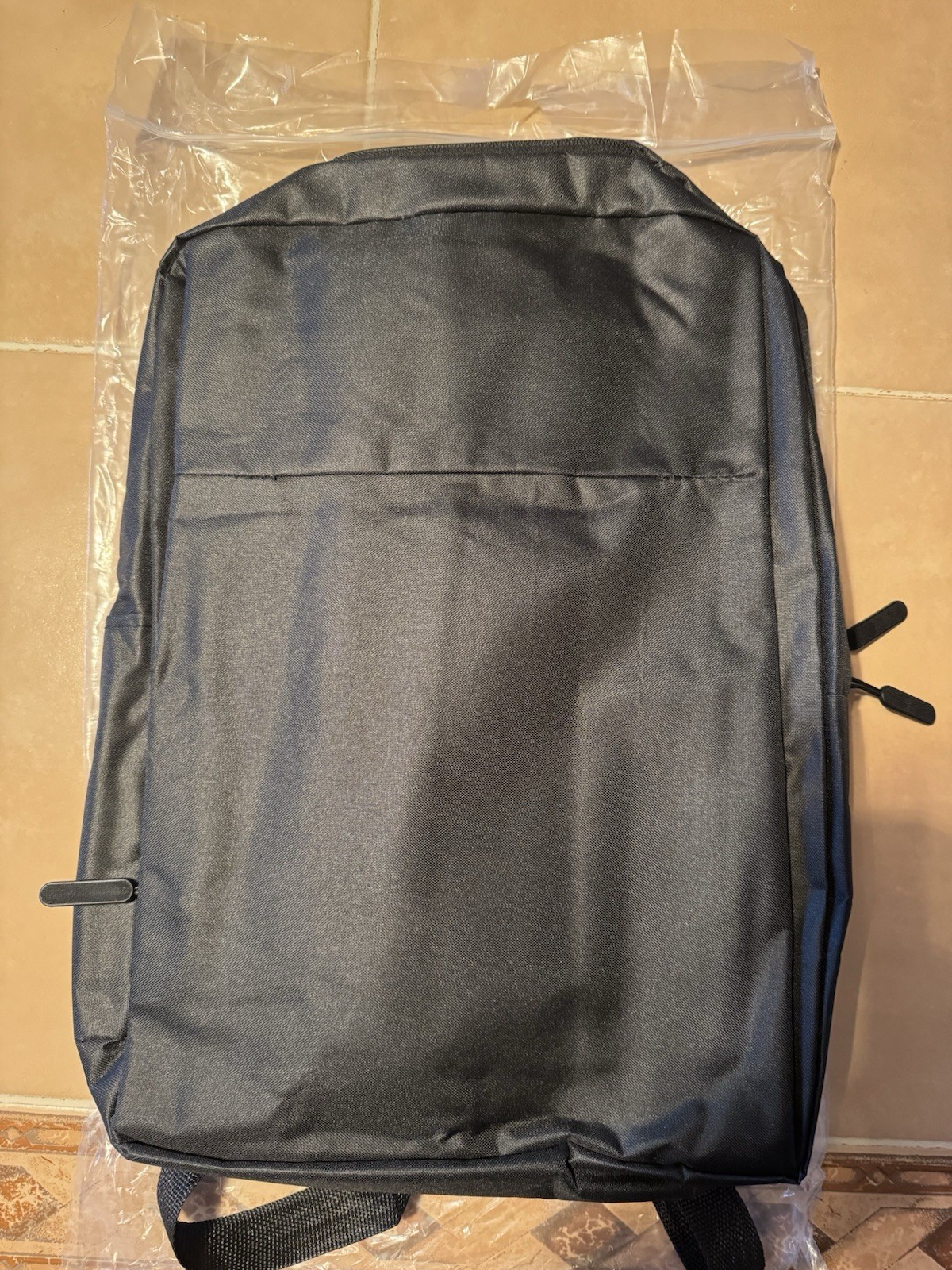 17&rdquo; Black Lightweight Usb Port And Cord. Internal Pockets. New