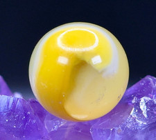 Vintage Akro Agate EGGYOLK Corkscrew Marble - UV Glowing - .62" NICE