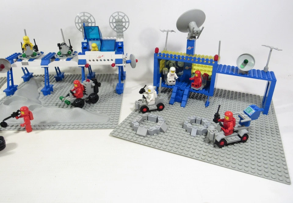 COMPLETE LEGO Space #926 Command Center Supply Station #6930 & Alpha1 Base #483 - Image 3 of 4