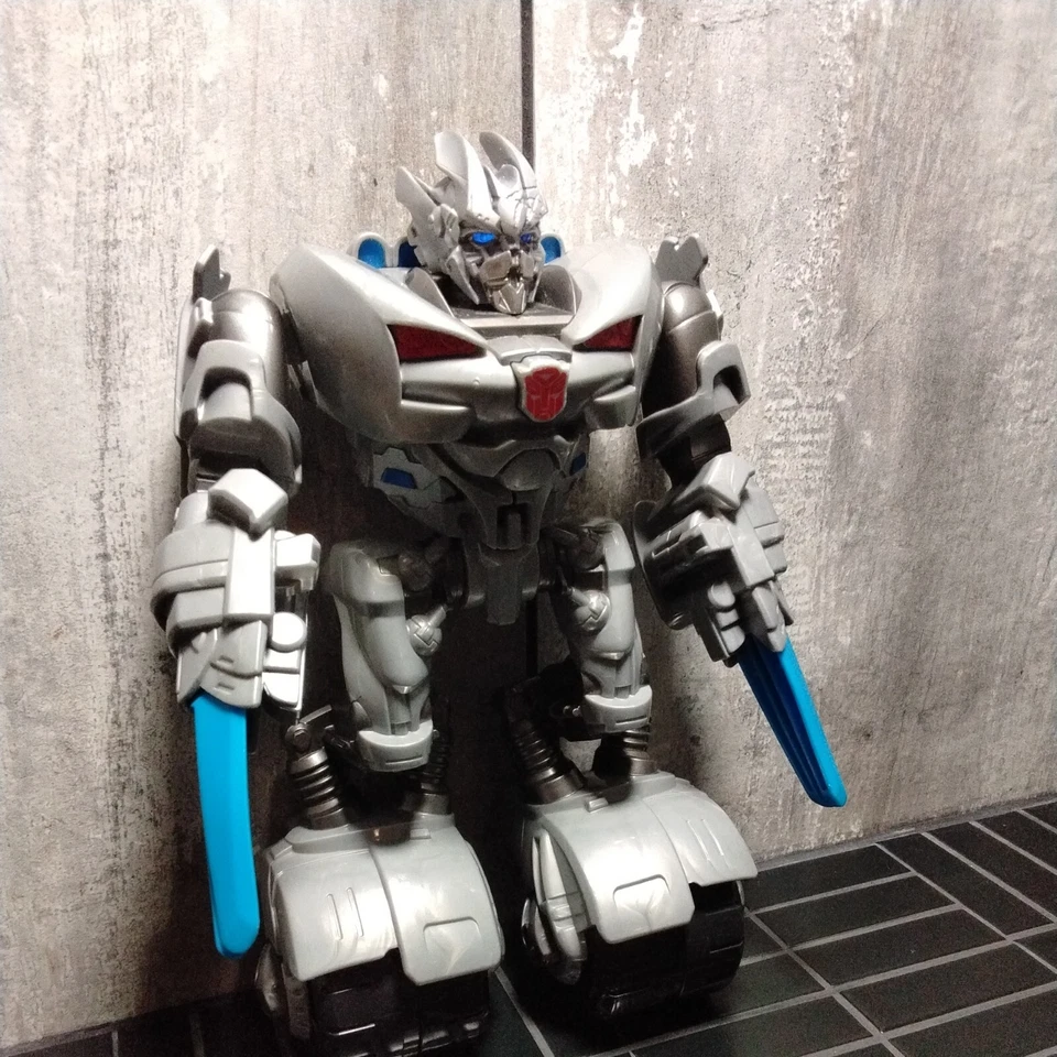 Transformers Power Bots Revenge Of The Fallen SIDESWIPE Working Lights & Sounds - Image 2 of 4