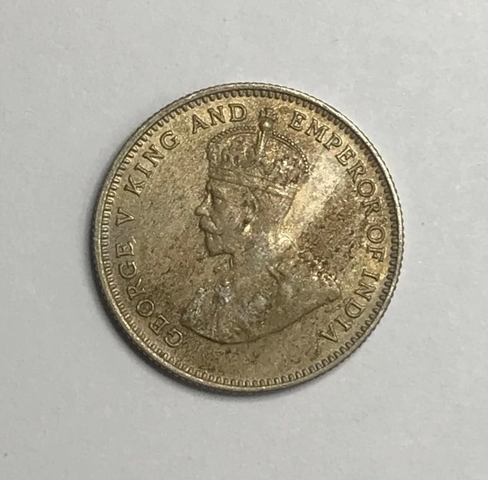 Mazuma *FC466 Hong Kong KGV 1935 10 Cents  Silver Coin AUNC - Image 2 of 2