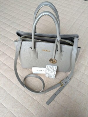★新品未使用★FURLA TESSA トートバッグ グレージュ FURLA Tessa 2way Logo Hand Tote Crossbody Bag Women Gray With F