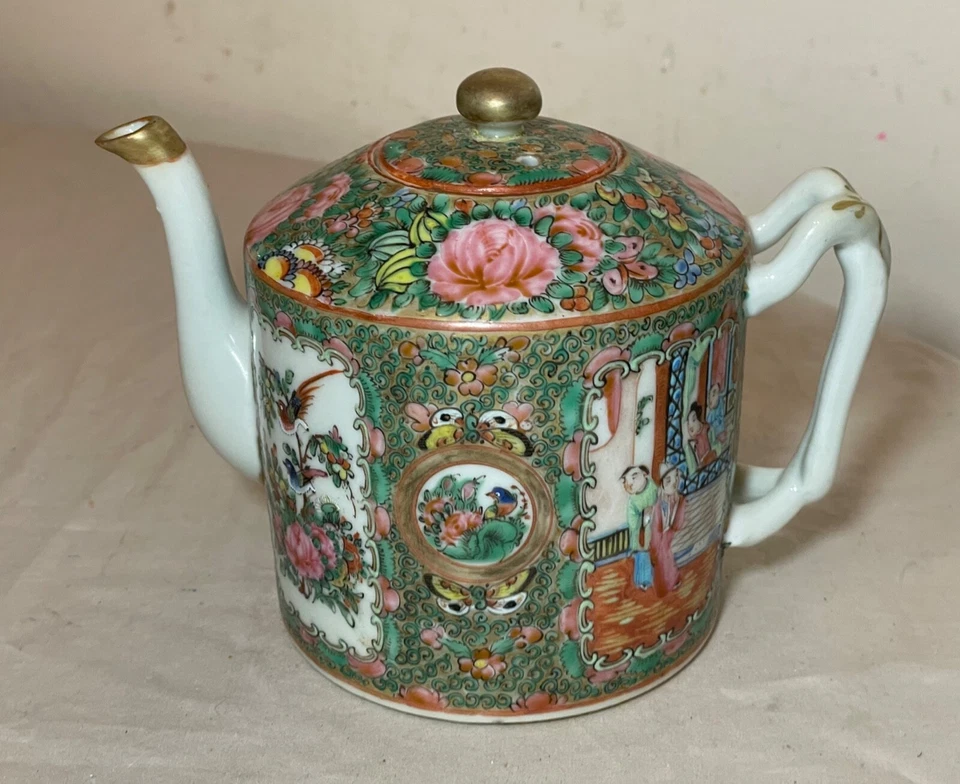 Tetera antigua de porcelana con rama medallón rosa exportación china de principios del siglo XIX Foto 2 de 4