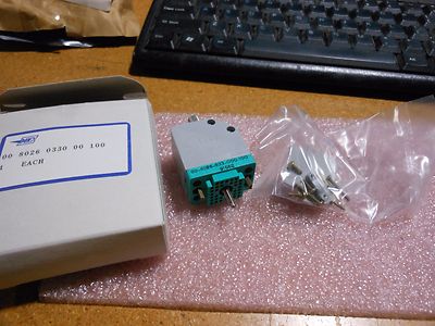ELCO CONNECTOR BODY NO CONTACTS # 00-8026-0330-00-100 NSN: 5935-00-330-3329