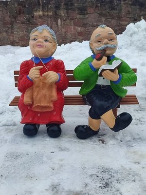 Oma und Opa auf der Bank XL Garten Deko Figur 60 cm Großeltern auf der Bank Neu