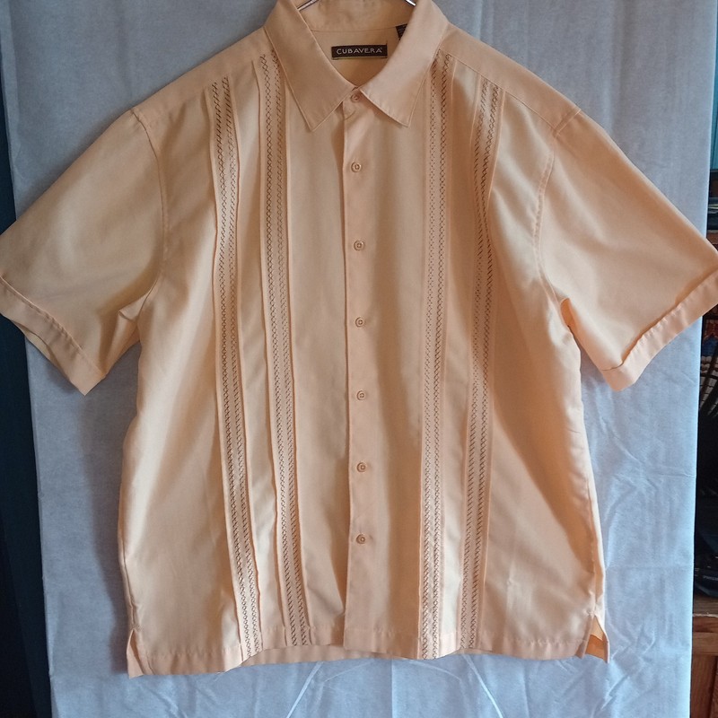 Vintage Cubavera Men's XL  tan  Embroidery button up short sleeve shirt