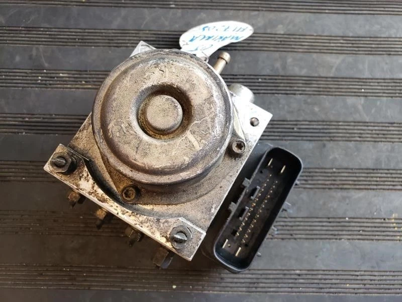 2004-2006 Nissan Maxima ABS Anti-Lock Brake Pump Module Assembly (5 speed) OEM — 第 3/4 张图片