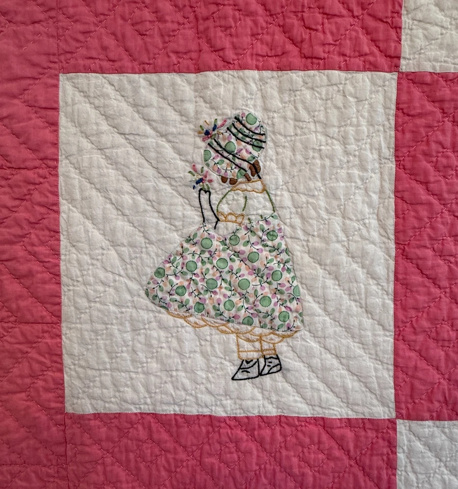 So Cute Handmade Early Vintage 1940 Applique & Embroidery Sunbonnet Sue Quilt - Image 4 of 4