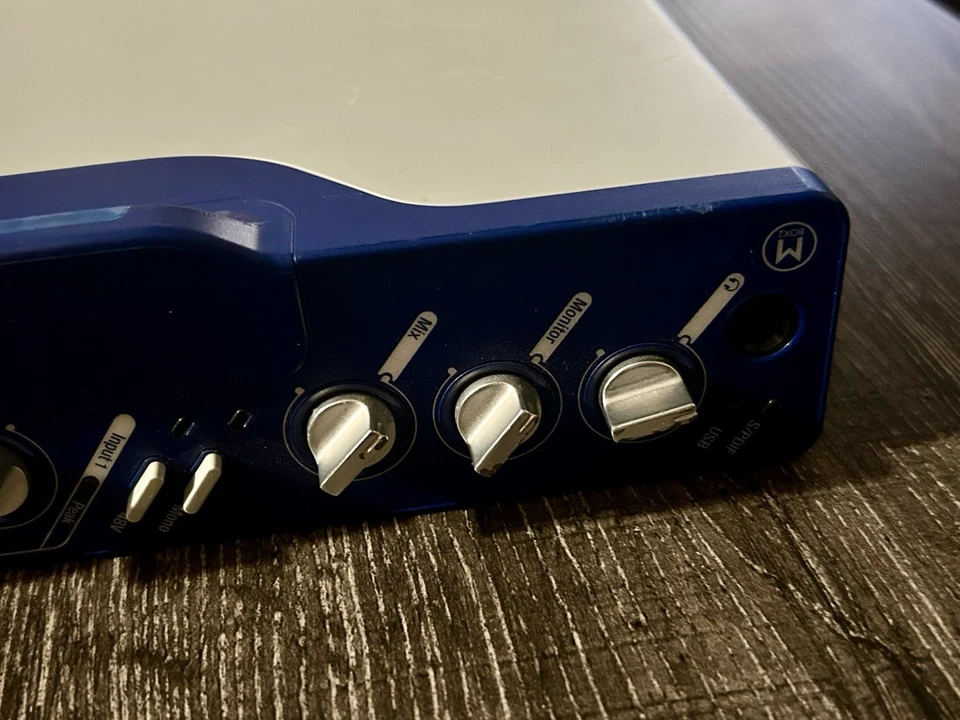 Digidesign Mbox 2 USB Audio Interface DOES NOT TURN ON - Image 3 of 4