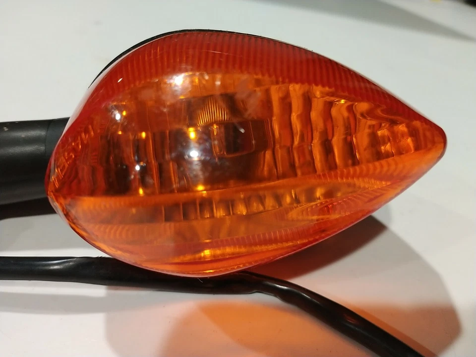 Yamaha YZF R6 2009 señales de giro usadas luces OEM Foto 2 de 4