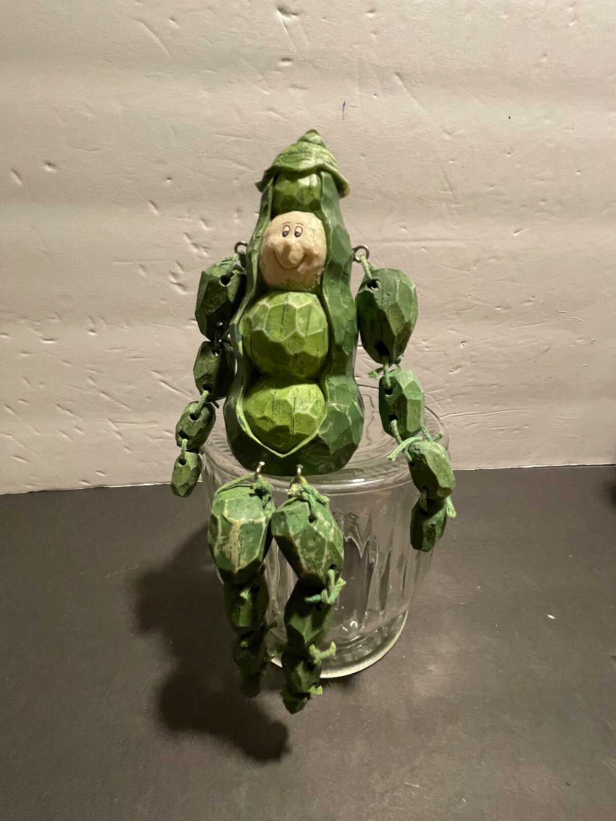 Vtg Veggie Shelf Sitters Anthropomorphic Resin Figures PEAs and
