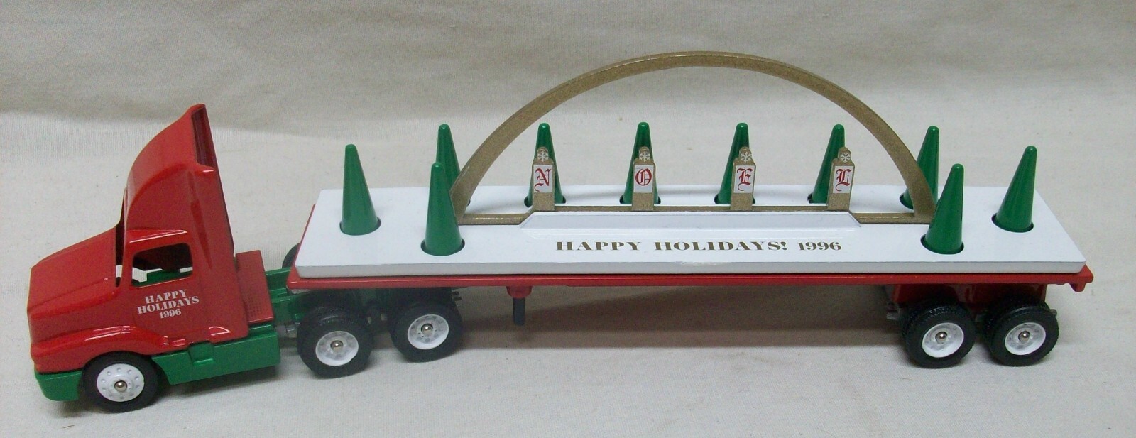 MIB Winross 1996 Happy Holiday Diecast 1/64 Tractor Trailer 