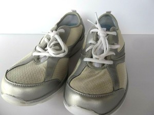 e360 easy spirit sneakers