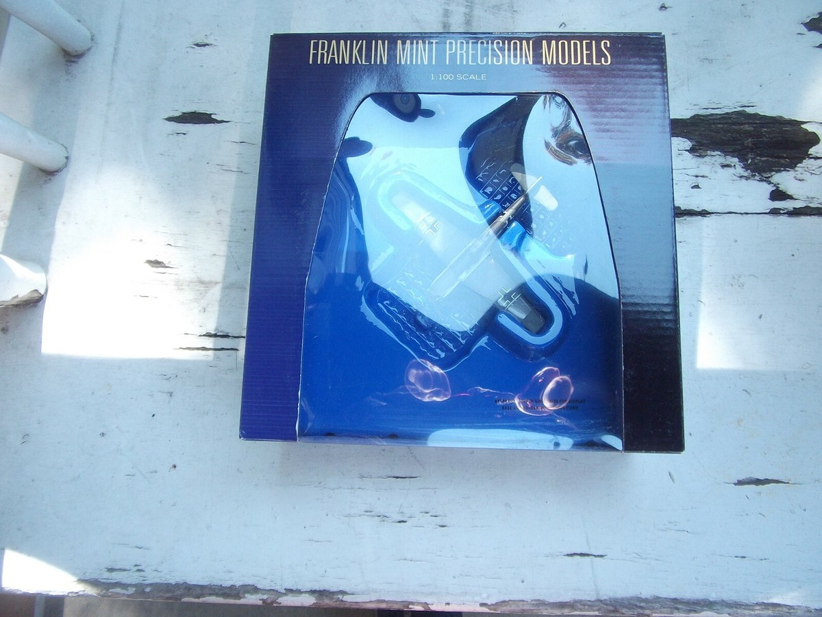 NEW FRANKLIN MINT ARMOUR COLLECTION P-38 LIGHTNING 1/100 NEW FRANKLIN MINT ARMOUR COLLECTION P-38 LIGHTNING 1/100