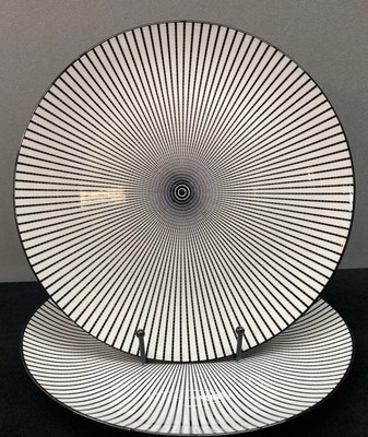 Royal Norfolk Black White Set Of 2 Dinner Plates 10 5/8''