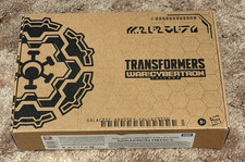 Amazon Transformers War for Cybertron Galactic Odyssey Paradron Medics Sealed