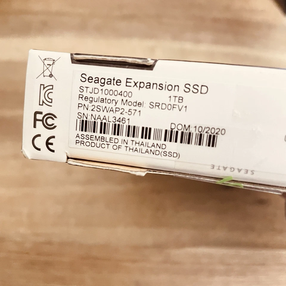 Seagate Expansion SSD 1 TB Portable External Solid State Drive STJD1000400 - Image 4 of 4