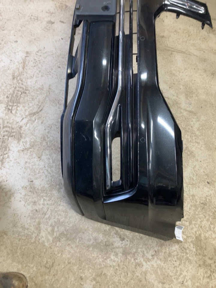 15 LINCOLN NAVIGATOR Front Bumper Tuxedo Black Metallic UH (No shipping) - Image 2 of 4