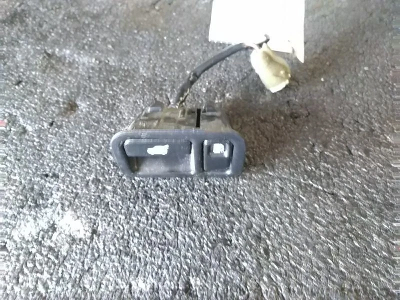 Interruptor de puerta delantera del conductor abridor de puerta del conductor compatible con 00-03 INFINITI QX4 65094 Foto 3 de 4