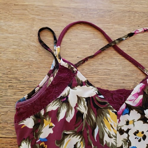 Xhilaration Floral Short Romper Sz XS Magenta Blue White Burgundy - Picture 5 of 10