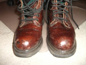 maroon work boots
