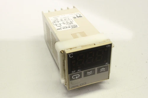 OMRON E5CS R1KJX 520 E5CSR1KJX520 Temperature Monitor E5CS-R1KJX-520