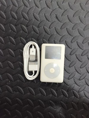 Apple iPod Classic 4th Generation White  40GB Tested With Almost 2k Songs