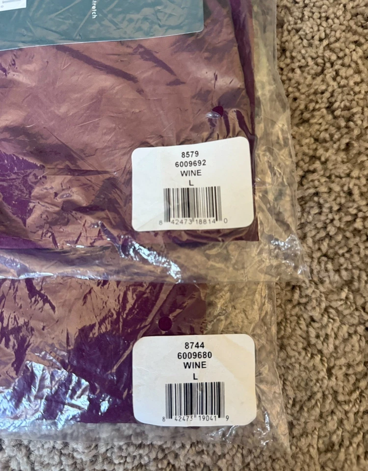 Conjunto Feminino Med Couture Activate Scrub L Wine Top 8579 & Calças 8744 Novo com etiquetas - Imagem 4 de 4