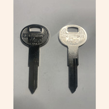 X124 Key Blank Da28 Uncut Non-transponder Metal Head For Subaru Impreza Legacy