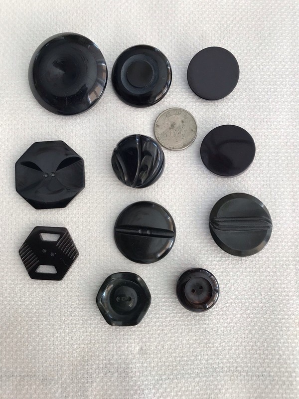 Vintage Lot Of 11 Black Bakelite Buttons Tested Round Shank Two Button