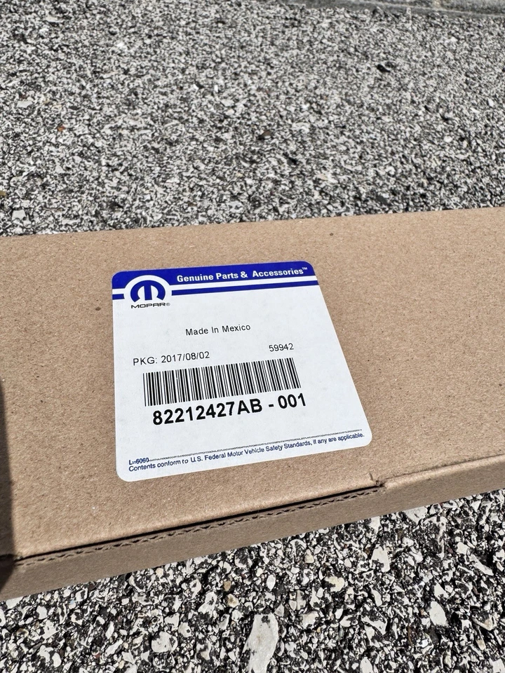 OEM 2013-2018 RAM 1500 2500 3500 UMBRAL PUERTA DELANTERA KIT PLACA RASGUÑO 82212427AB Foto 4 de 4