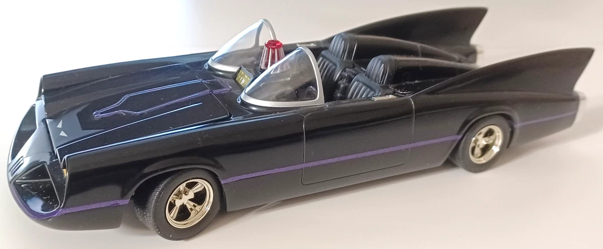 Johnny Lightning Batmobile 1:24 スケール Las mejores ofertas en Johnny Lightning Batman 1:24 vehículos